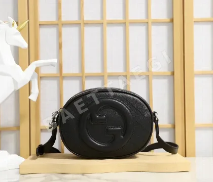 구찌 가시브론 스몰 라운드백 가방 760175