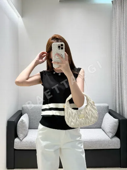 샤넬 여성 반팔 니트 티셔츠 103656