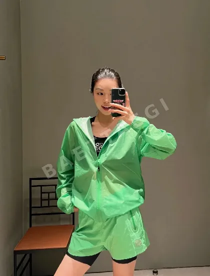 로에베 여성 요가 반바지 96685