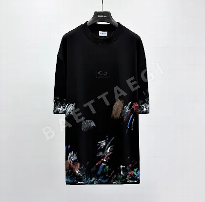 발렌시아가 블랙 미디엄핏 반팔 티셔츠 114189
