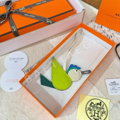 에르메스 크로커다일 버드 참 키링 124426