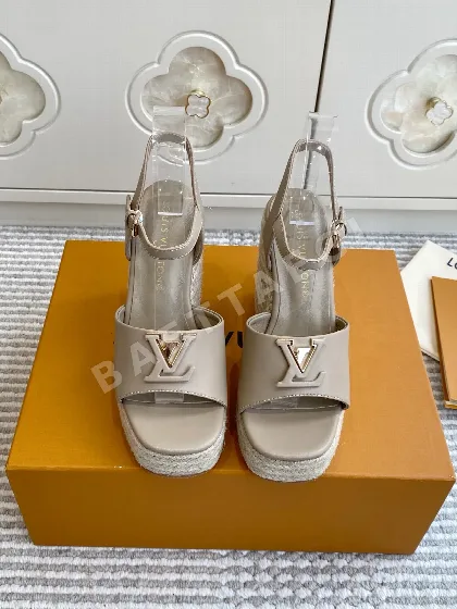 루이비통 마레 V백 라피아 웨지 샌들 112869