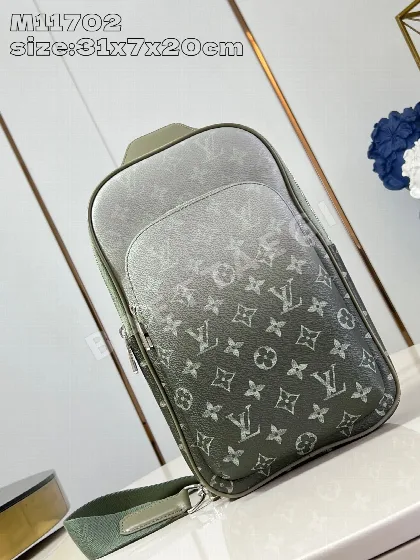 루이비통 M11702 애비뉴 메신저백 숄더백 모노그램