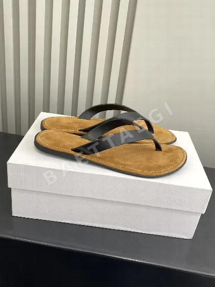 더로우 소가죽 고광택 플립플롭 113567