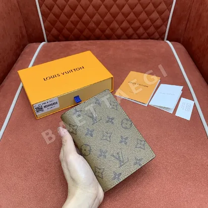 루이비통 카라멜 옐로우 플라워 여권 지갑 M26571