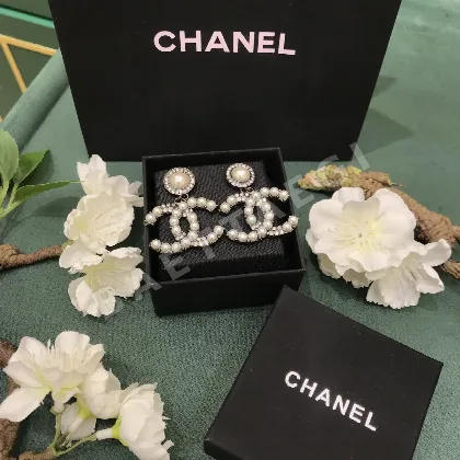 샤넬 진주 더블 C 스터드 귀걸이 69072
