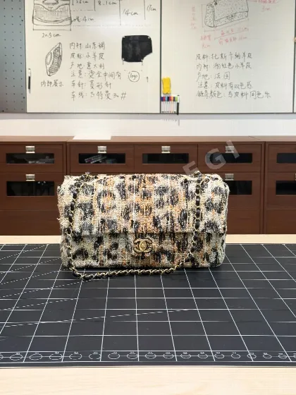 샤넬 울 호피 무늬 플랩백 가방 143438