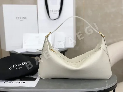 셀린느 그레인 소가죽 미니 숄더백 86037