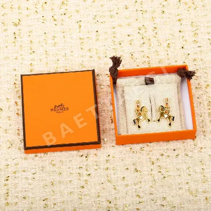 에르메스 포니 에나멜 드롭 귀걸이 70238