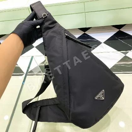 프라다 방수 패러슈트 원단 백팩 2VZ092