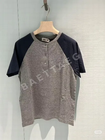 미우미우 여성 반팔 52796
