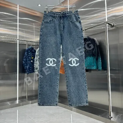 샤넬 로고 프린트 스트레이트 레그 바지 103982