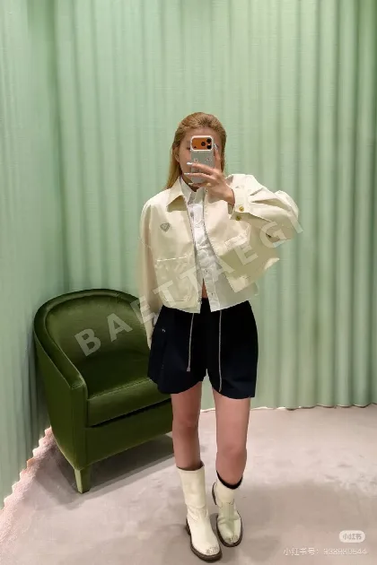 프라다 블랙 카고 여성 반바지 151800