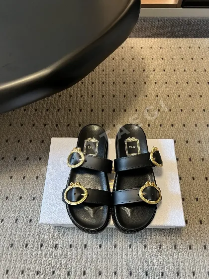 디올 더블 스트랩 메탈 버클 플랫 샌들 75128