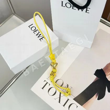 로에베 애니멀 소가죽 키링 150766