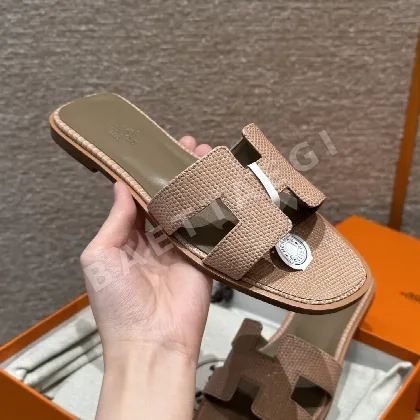 에르메스 오란 도마뱀 가죽 샌달 117541