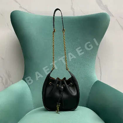 생로랑 카프스킨 스웨이드 체인 버킷백 840888