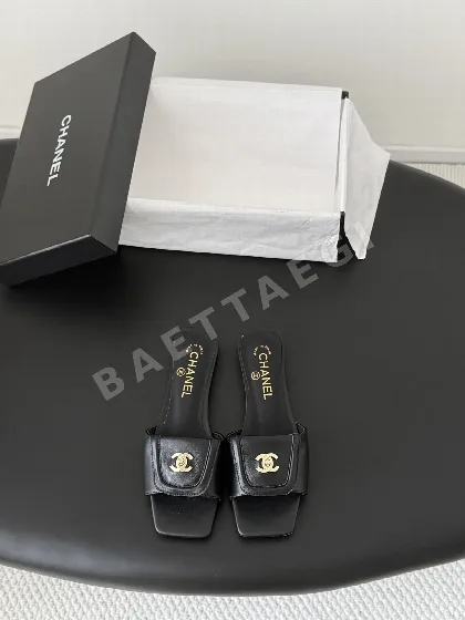 샤넬 백팩 버클 로퍼 98670