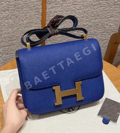 에르메스 콘스탄스 블루 일렉트릭 가죽 지갑 192440