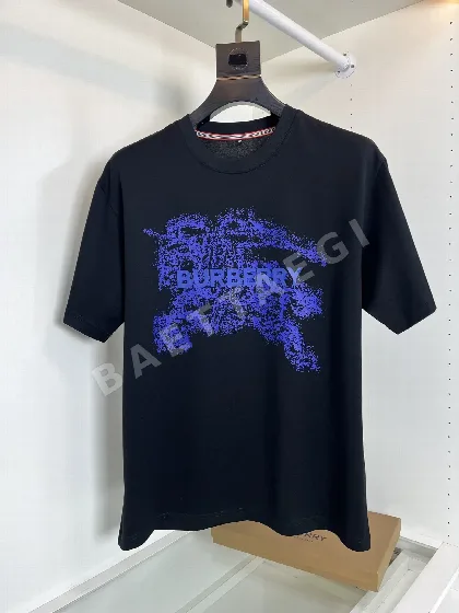 버버리 승마 로고 자수 남성 반팔 티셔츠 49301