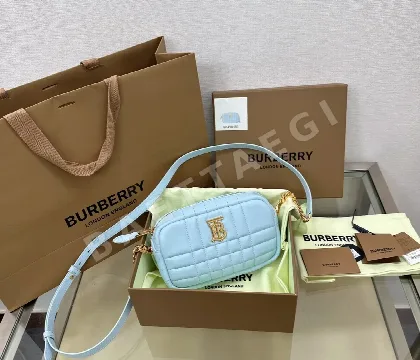 버버리 롤라 양가죽 카메라백 39924