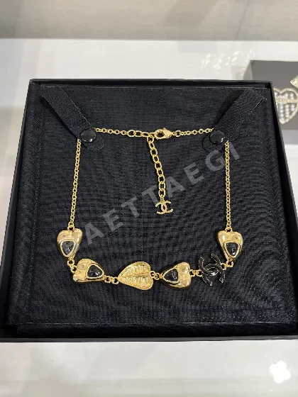 샤넬 25A 블랙 에나멜 하트 더블 C 골드 목걸이 153787