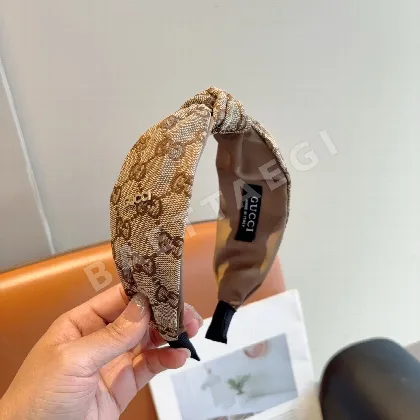 구찌 모노그램 와이드 헤드밴드 184717