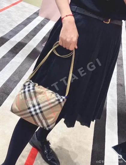 버버리 조임식 행운 주머니 가방 39889