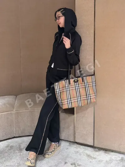 버버리 하이랜드 체크 토트백 40200