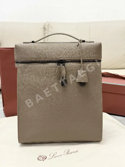 로로피아나 그레인 송아지가죽 가방 FAQ6599