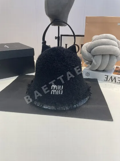 미우미우 토끼털 니트 피셔맨 햇 81130