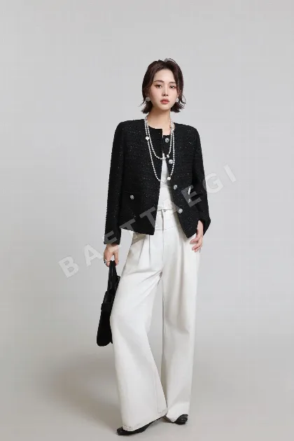 샤넬 클래식 블랙 트위드 자켓 163745
