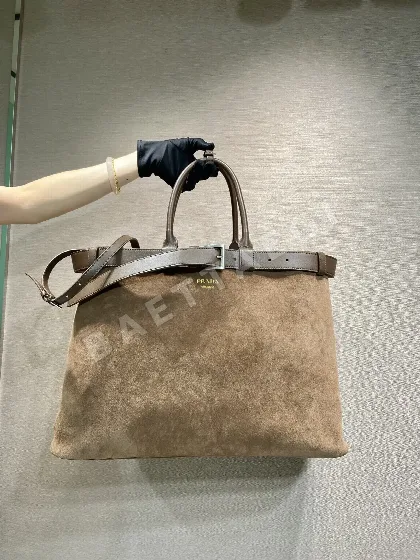 프라다 스웨이드 숄더백 188802