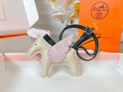 에르메스 페가수스 램스킨 키링 124378