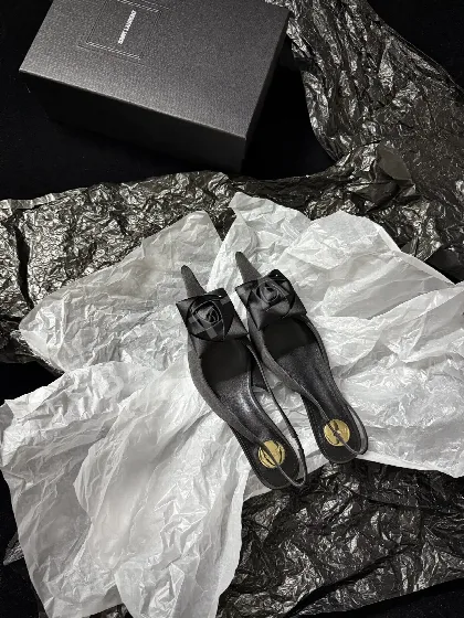 생로랑 YSL 장미 프린트 뾰족코 여성 신발 9363