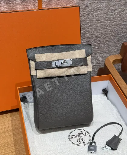에르메스 토고 가죽 가슴 포켓 백팩 145030