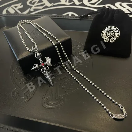 크롬하츠 빈티지 진주 크로스 소드 펜던트 목걸이 126589