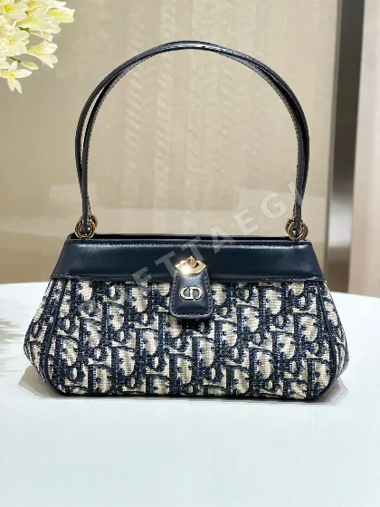 디올 모노그램 미니 숄더백 152702