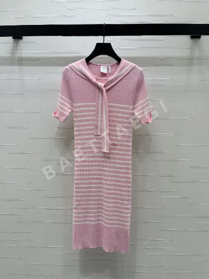 디올 숄 카라 스트라이프 니트 반소매 원피스 92451