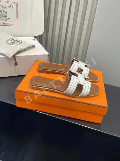 에르메스 클래식 H 오란 슬리퍼 95681