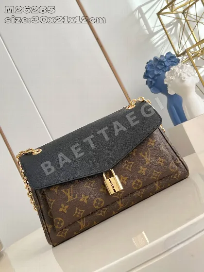 루이비통 M26285 블랙