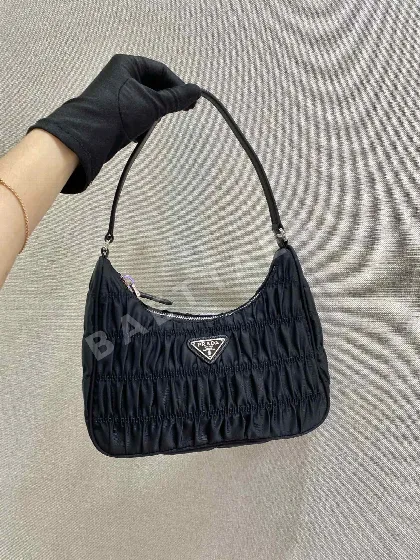 프라다 나일론 플리츠 호보백 1NE204 67085