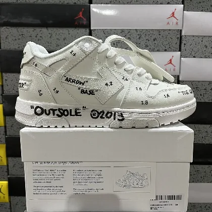 오프화이트 아웃 오브 오피스 OOO 로우 탑스 화이트 202439 Off White Out Of Office OOO Low Tops