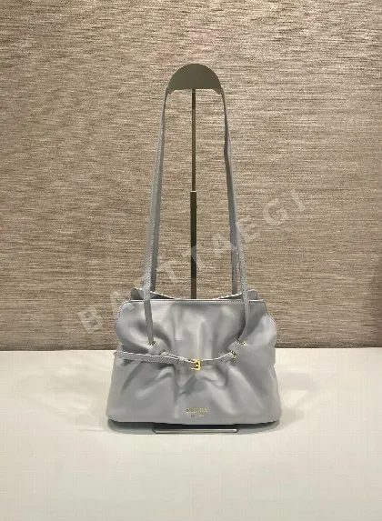 프라다 양가죽 클라우드 숄더백 1BG586