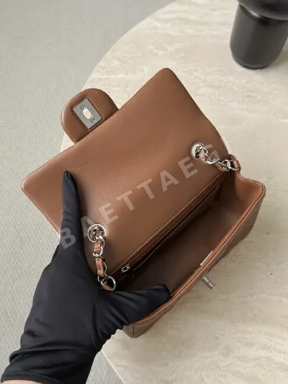 샤넬 램스킨 카라멜 은장 가방 33478