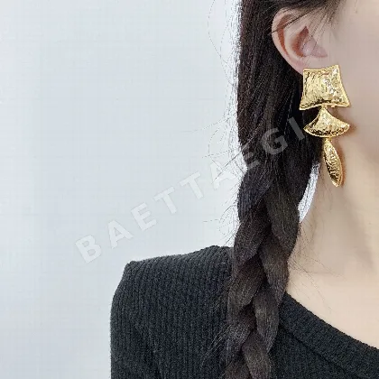 생로랑 비즈 장식 귀걸이 65639