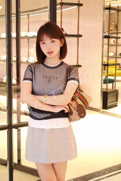 구찌 레이어드 코튼 로고 반팔 티셔츠