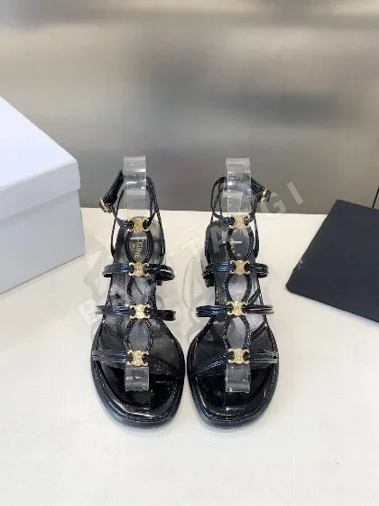 셀린느 로만 청키힐 샌들 8937