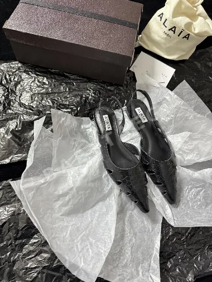 알라이아 스네이크스킨 포인티드 토 오픈백 샌들 121319