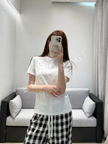 샤넬 여성 자수 반팔 티셔츠 103598